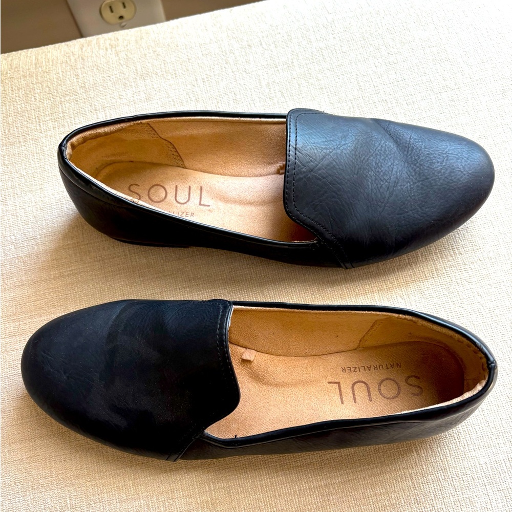 Naturalizer Soul Flats / Loafers in Black, Size 6.5